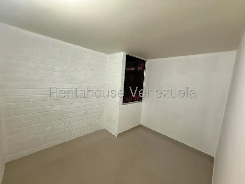 Apartamento (Planta Baja) en Alquiler en Nueva Casarapa, Miranda - 10