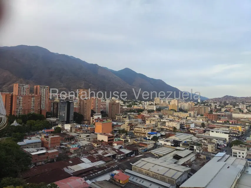 Apartamento (1 Nivel) en Alquiler en Los Ruices, Distrito Metropolitano - 4