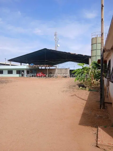 Comercial (Local Comercial) en Venta en Zona Industrial, Zulia - 2