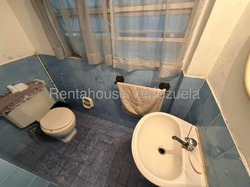 Comercial (Galpon - Deposito) en Alquiler en La Floresta, Distrito Metropolitano - 3