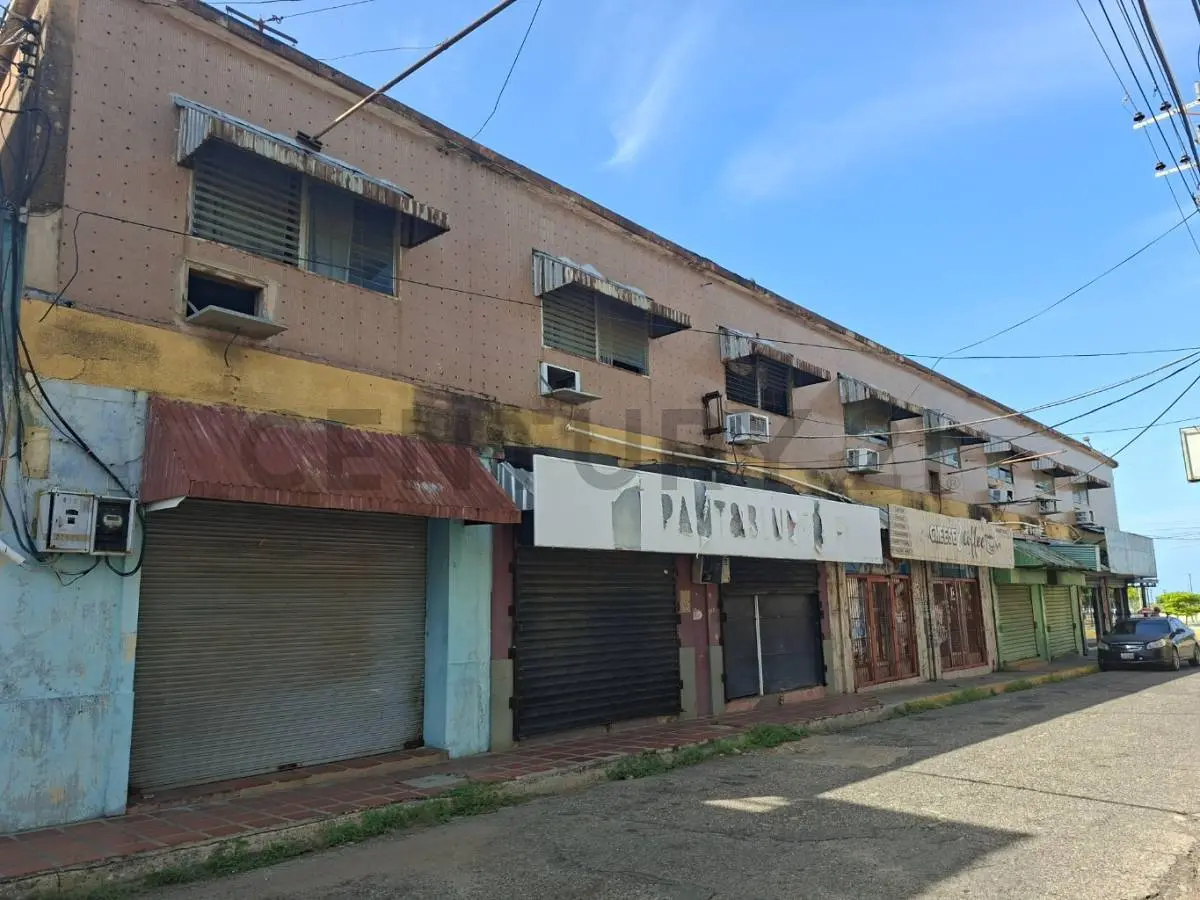 Edificio en venta frente a la plaza Bolivar de Cabimas