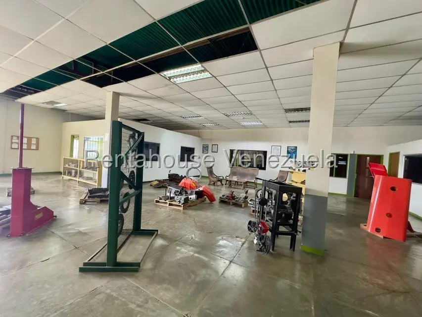 Comercial (Local Comercial) en Venta en Zona Industrial 2, Lara - 17