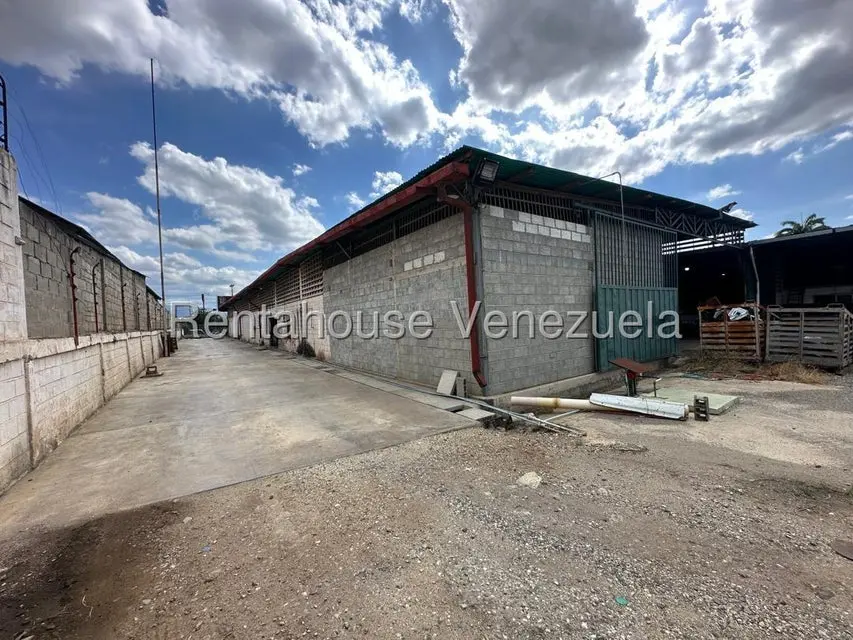 Comercial (Local Comercial) en Venta en Zona Industrial 2, Lara - 23