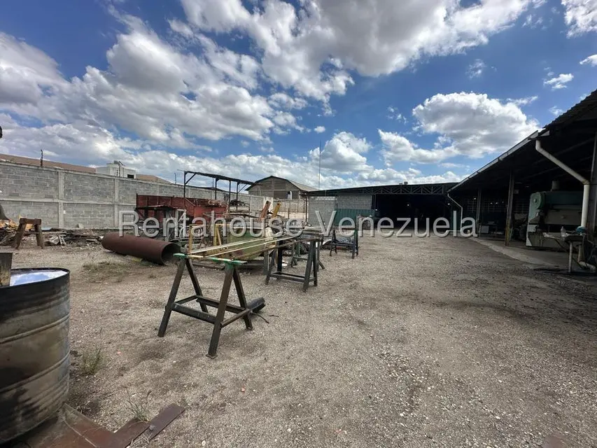 Comercial (Local Comercial) en Venta en Zona Industrial 2, Lara - 29