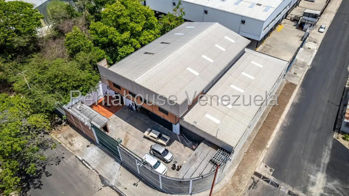 Comercial (Galpon - Deposito) en Alquiler en Los Naranjos, Miranda - 2