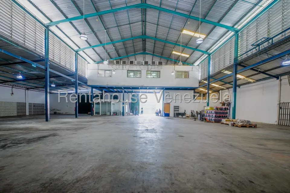 Comercial (Galpon - Deposito) en Alquiler en Los Naranjos, Miranda - 13