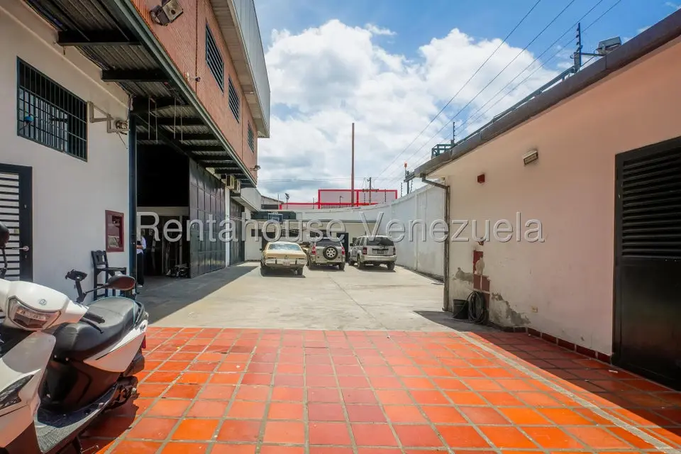Comercial (Galpon - Deposito) en Alquiler en Los Naranjos, Miranda - 14