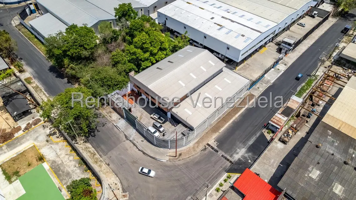 Comercial (Galpon - Deposito) en Alquiler en Los Naranjos, Miranda - 3
