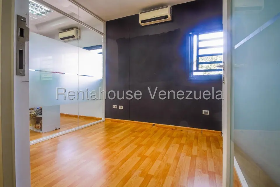 Comercial (Galpon - Deposito) en Alquiler en Los Naranjos, Miranda - 23