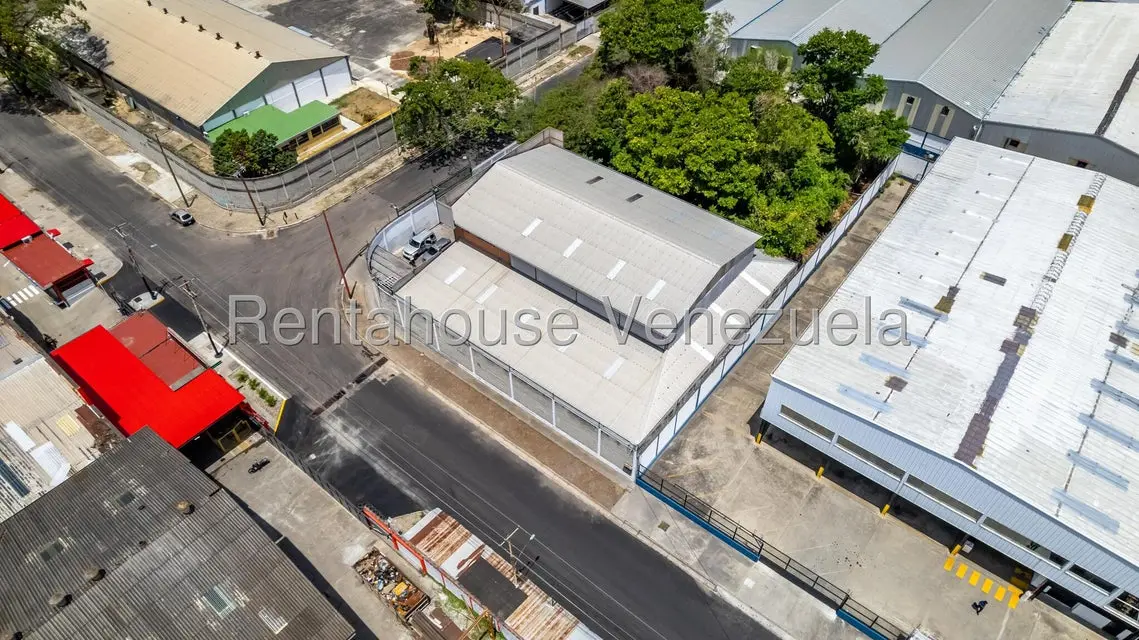 Comercial (Galpon - Deposito) en Alquiler en Los Naranjos, Miranda - 5