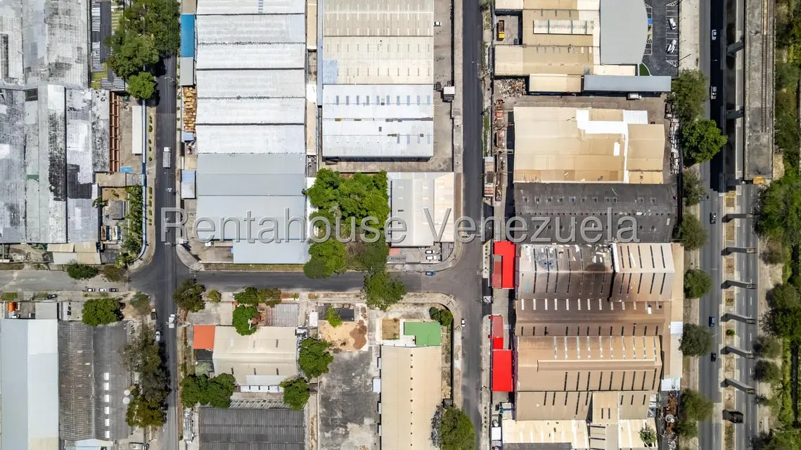 Comercial (Galpon - Deposito) en Alquiler en Los Naranjos, Miranda - 8