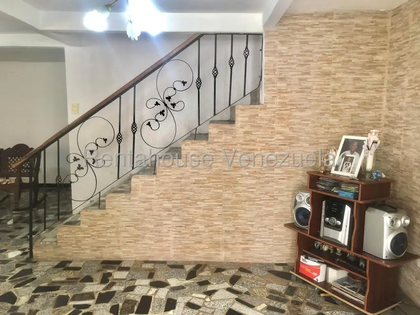 Casa (Multipes Niveles) en Venta en Colinas de Carrizal, Miranda - 3