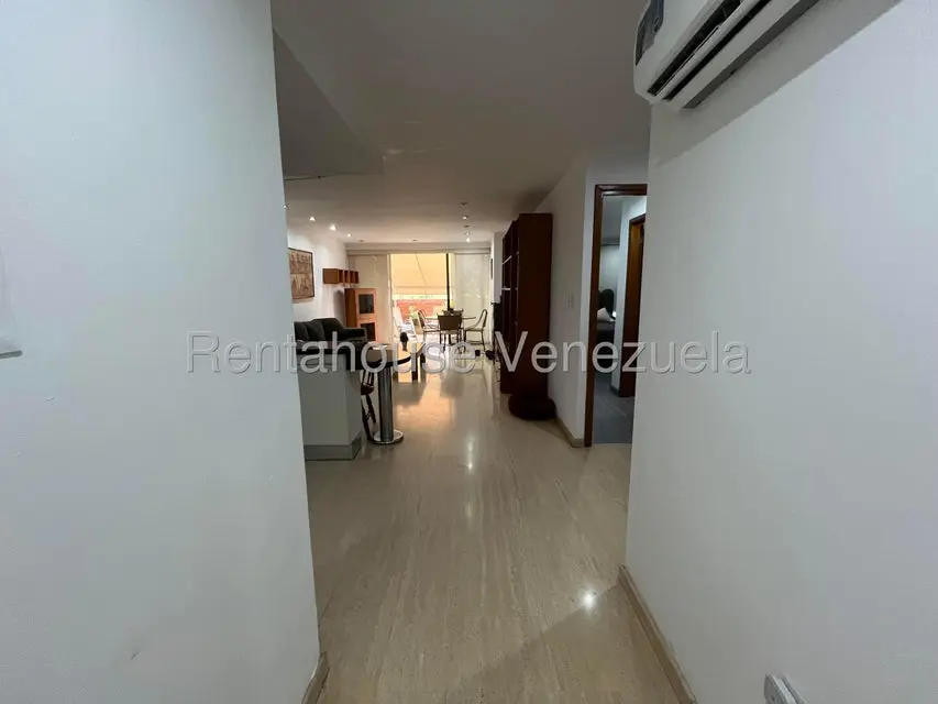 Apartamento (1 Nivel) en Alquiler en Escampadero, Distrito Metropolitano - 2
