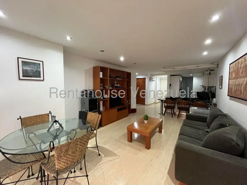 Apartamento (1 Nivel) en Alquiler en Escampadero, Distrito Metropolitano - 11
