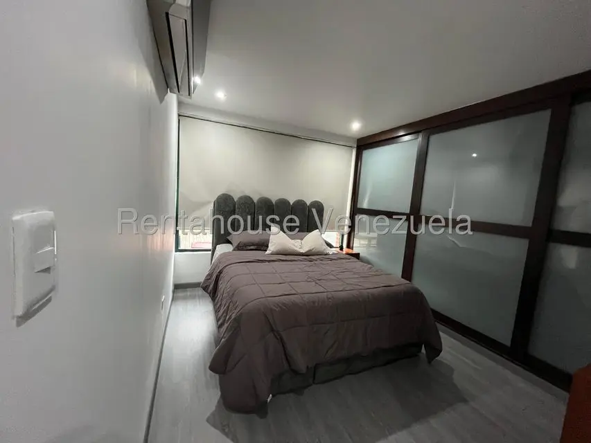 Apartamento (1 Nivel) en Alquiler en Escampadero, Distrito Metropolitano - 17