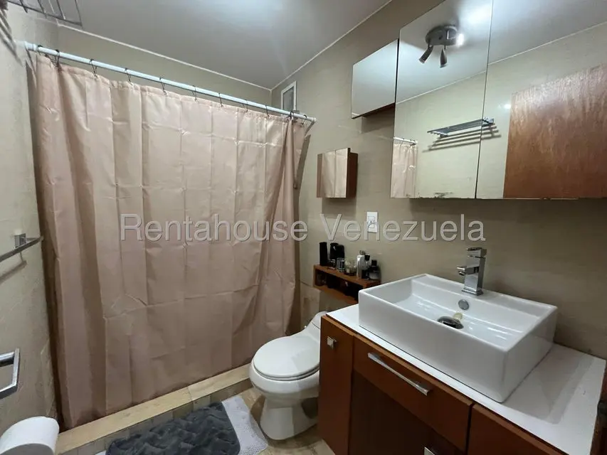 Apartamento (1 Nivel) en Alquiler en Escampadero, Distrito Metropolitano - 19