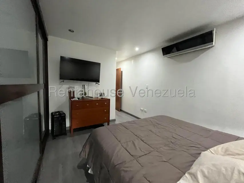 Apartamento (1 Nivel) en Alquiler en Escampadero, Distrito Metropolitano - 21