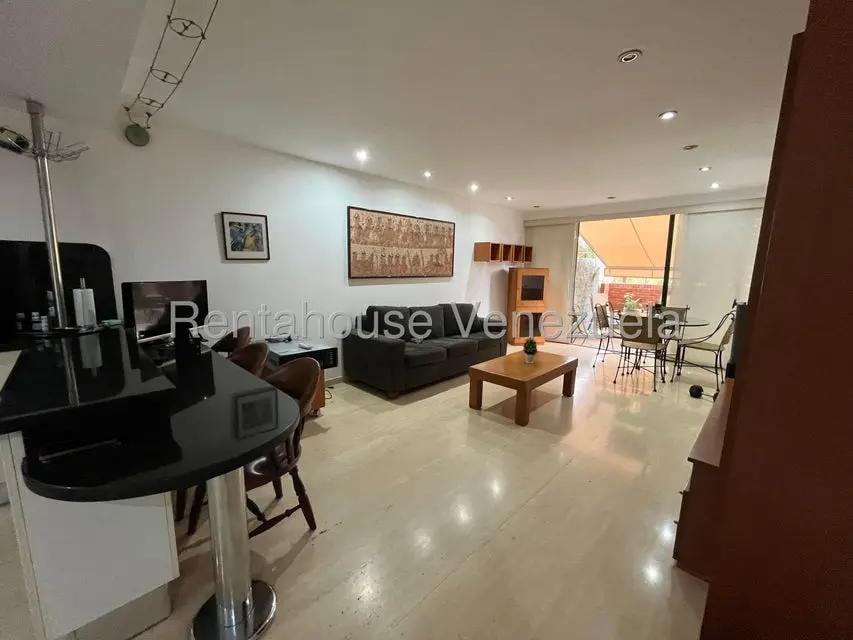 Apartamento (1 Nivel) en Alquiler en Escampadero, Distrito Metropolitano - 10