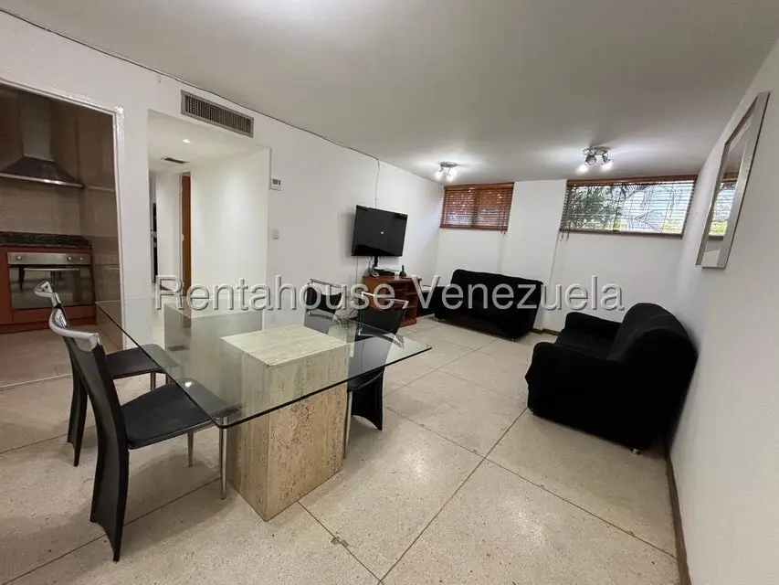 Apartamento (1 Nivel) en Alquiler en Chuao, Distrito Metropolitano - 4