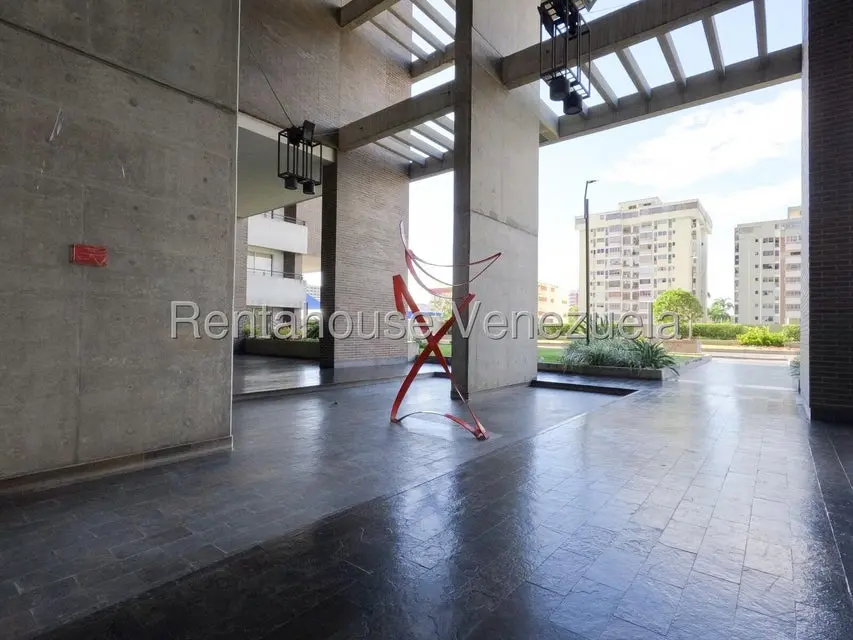 Apartamento (1 Nivel) en Alquiler en Zona Este, Lara - 2