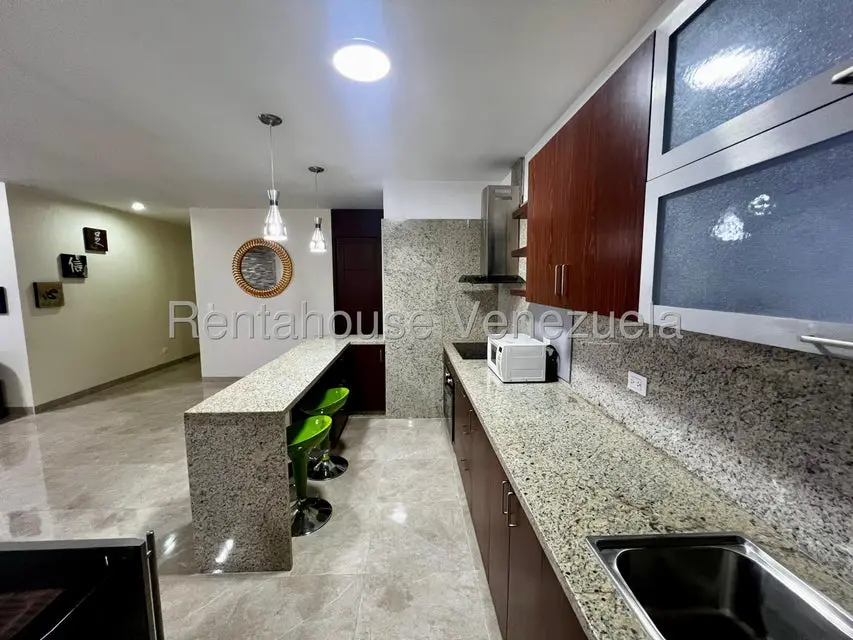 Apartamento (1 Nivel) en Alquiler en Zona Este, Lara - 11