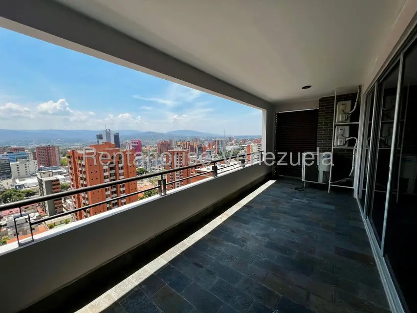 Apartamento (1 Nivel) en Alquiler en Zona Este, Lara - 13