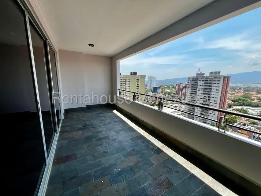 Apartamento (1 Nivel) en Alquiler en Zona Este, Lara - 14