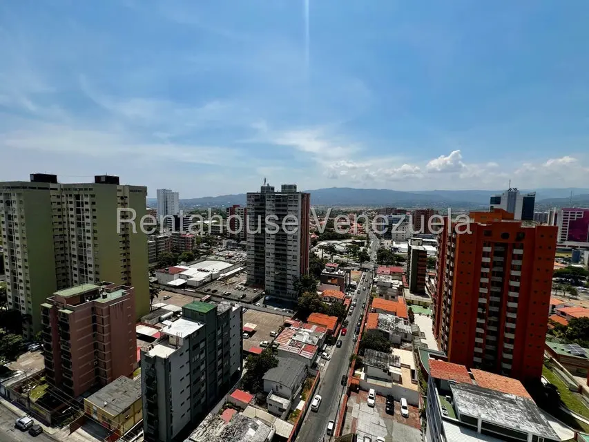 Apartamento (1 Nivel) en Alquiler en Zona Este, Lara - 15