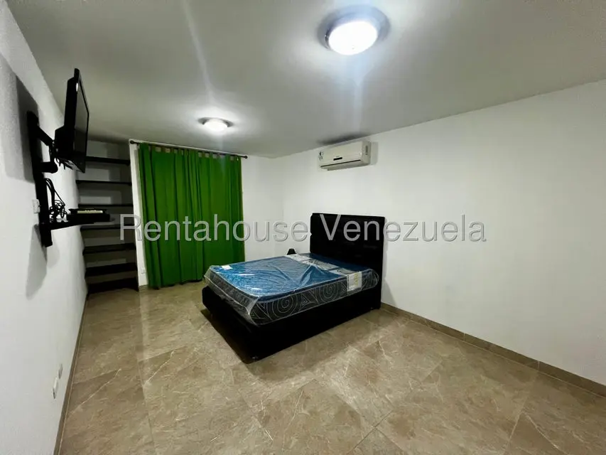 Apartamento (1 Nivel) en Alquiler en Zona Este, Lara - 16