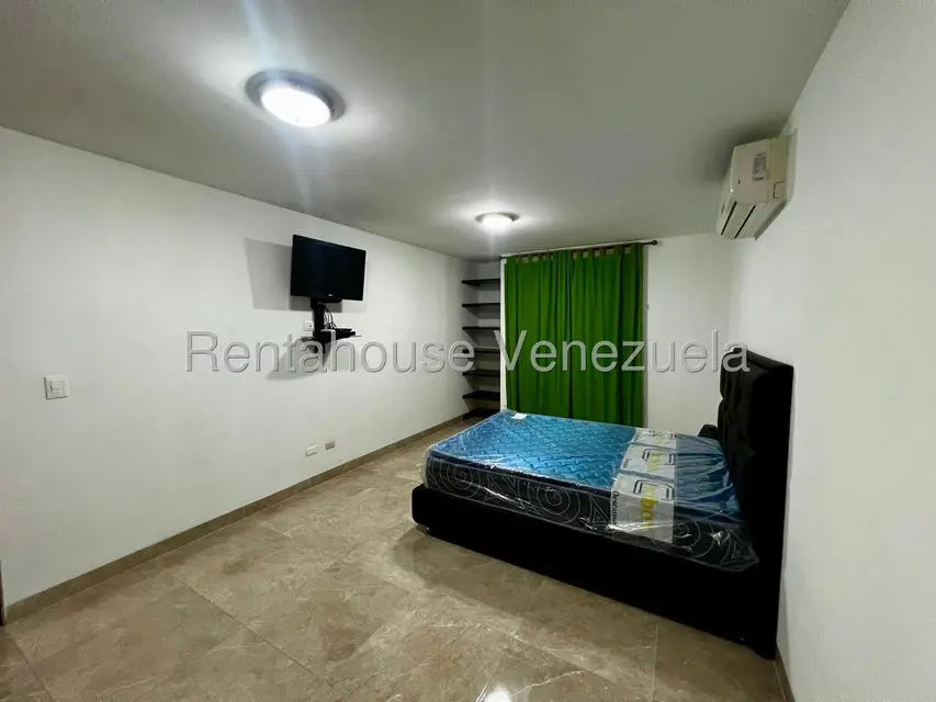 Apartamento (1 Nivel) en Alquiler en Zona Este, Lara - 17