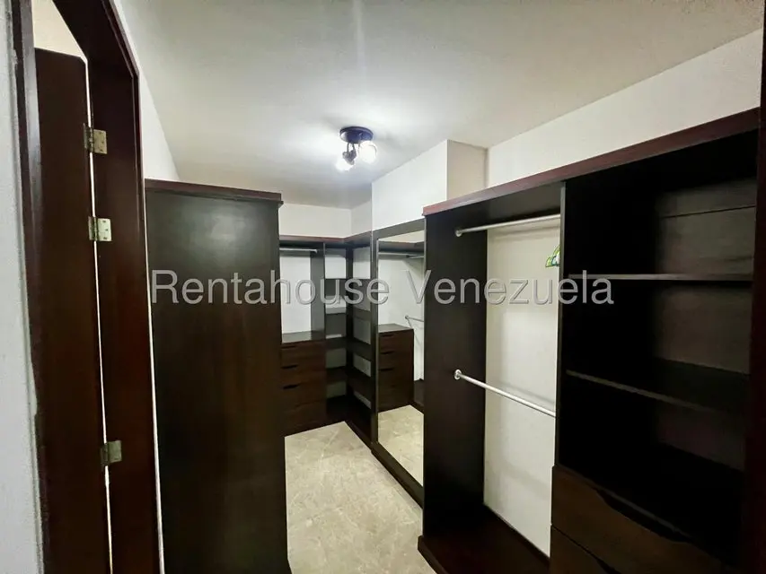 Apartamento (1 Nivel) en Alquiler en Zona Este, Lara - 18