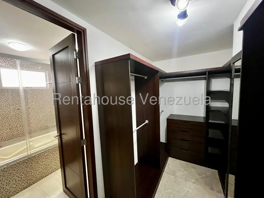 Apartamento (1 Nivel) en Alquiler en Zona Este, Lara - 20