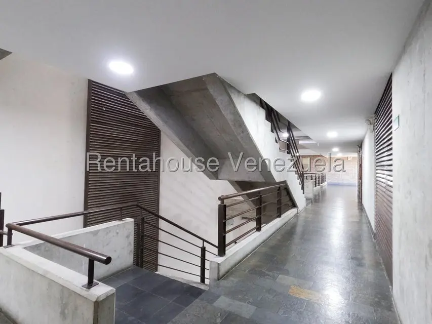 Apartamento (1 Nivel) en Alquiler en Zona Este, Lara - 3