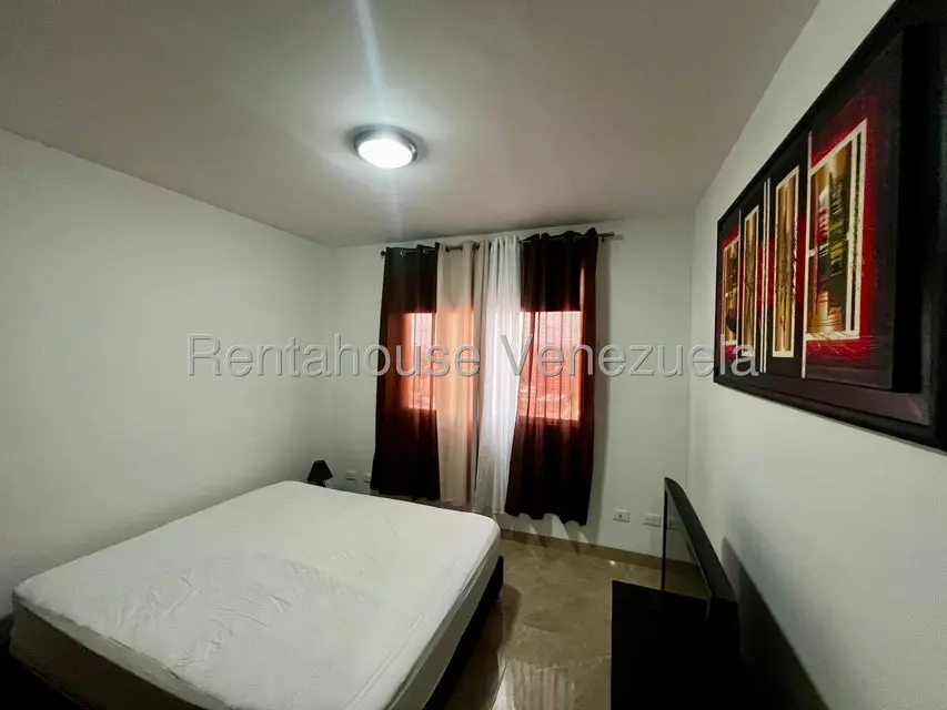 Apartamento (1 Nivel) en Alquiler en Zona Este, Lara - 23