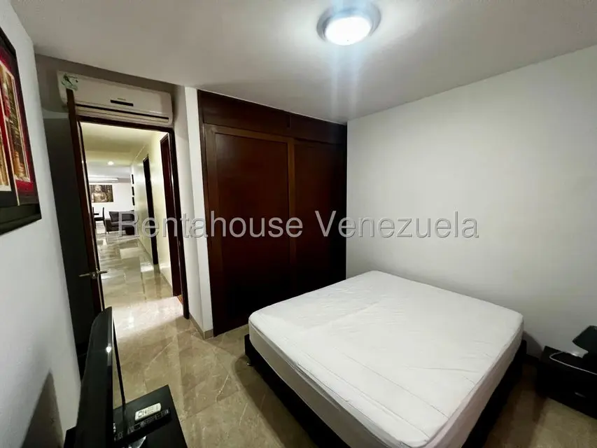 Apartamento (1 Nivel) en Alquiler en Zona Este, Lara - 24