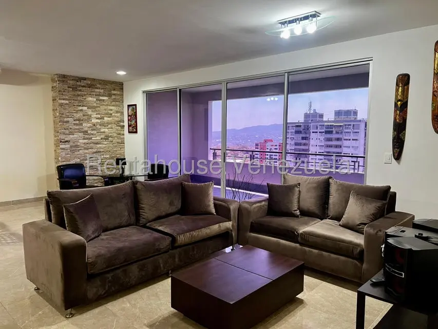 Apartamento (1 Nivel) en Alquiler en Zona Este, Lara - 4