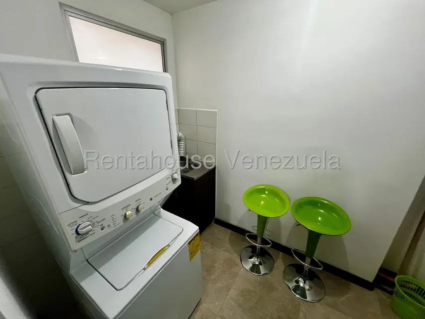 Apartamento (1 Nivel) en Alquiler en Zona Este, Lara - 31