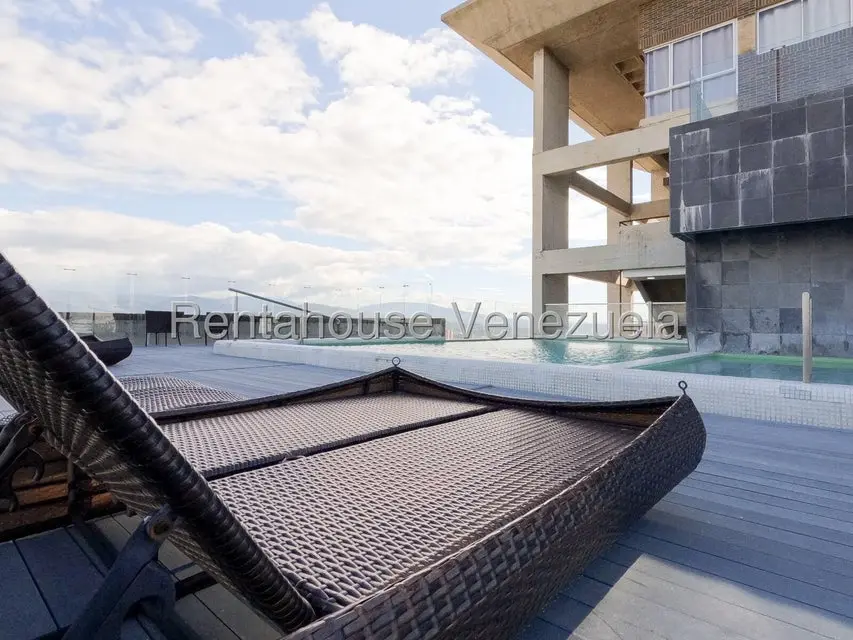 Apartamento (1 Nivel) en Alquiler en Zona Este, Lara - 39