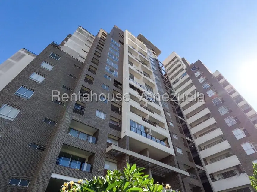 Apartamento (1 Nivel) en Alquiler en Zona Este, Lara - 41