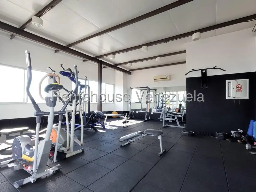 Apartamento (1 Nivel) en Alquiler en Zona Este, Lara - 46