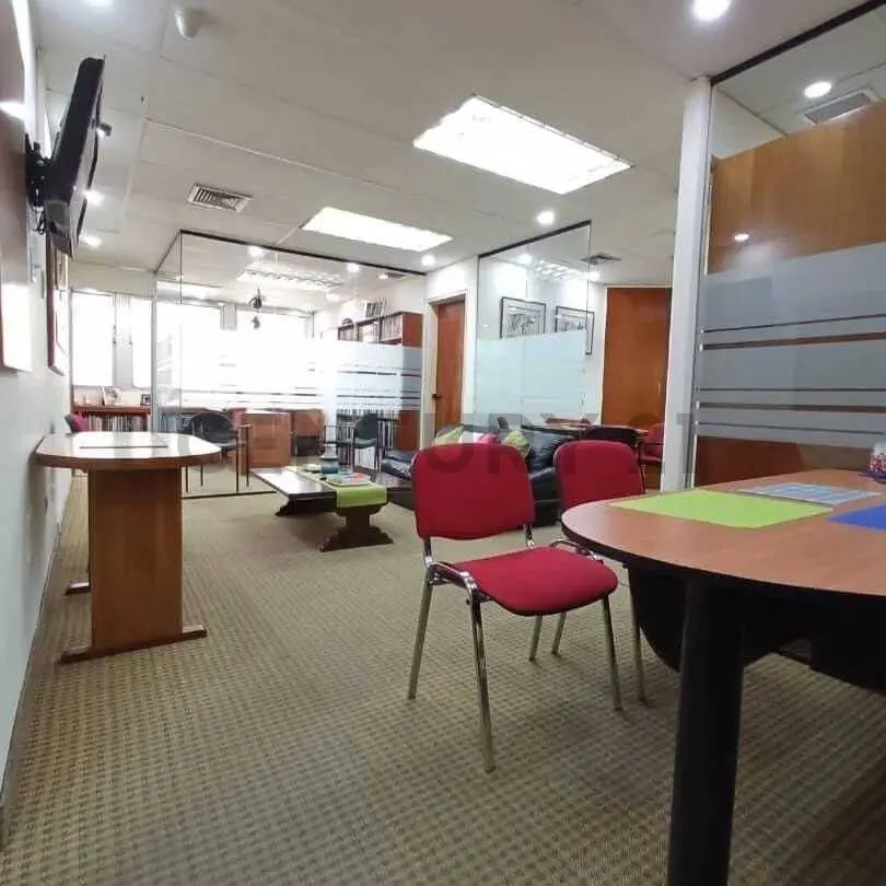 OFICINA EN VENTA O ALQUILER EN LA TORRE ADRIATICA — 3