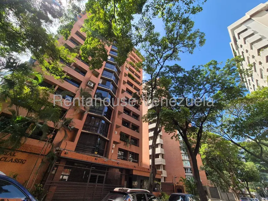 Apartamento (Duplex) en Venta en El Rosal, Distrito Metropolitano - 2