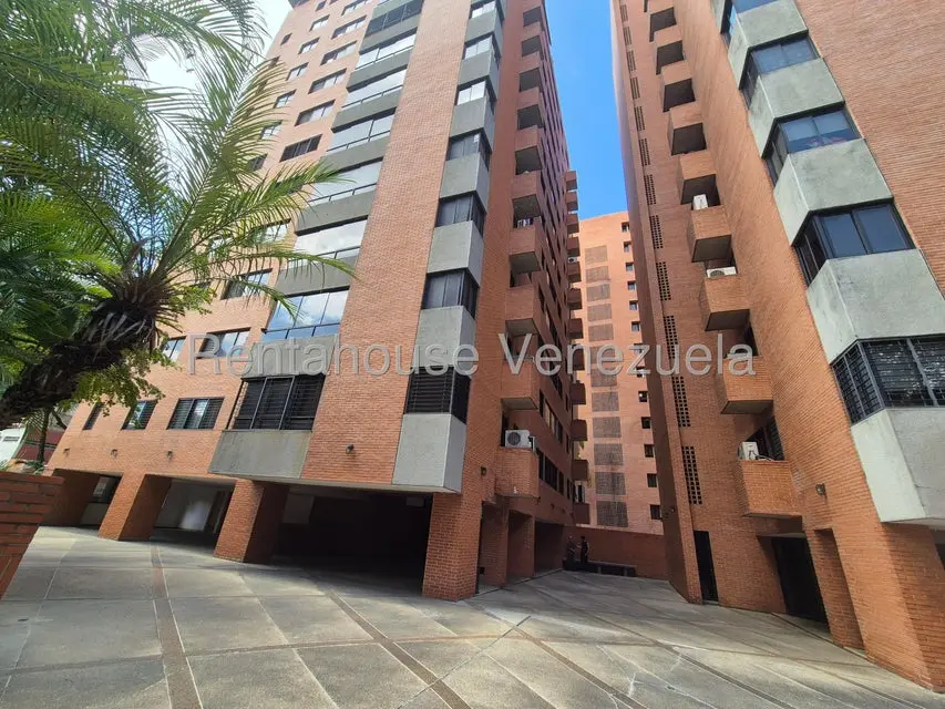 Apartamento (Duplex) en Venta en El Rosal, Distrito Metropolitano - 3