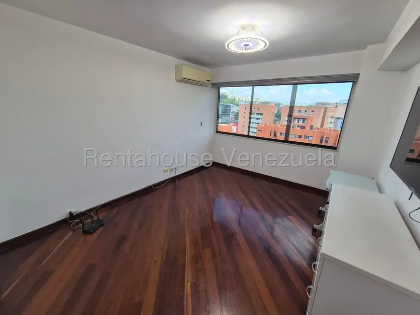 Apartamento (Duplex) en Venta en El Rosal, Distrito Metropolitano - 25