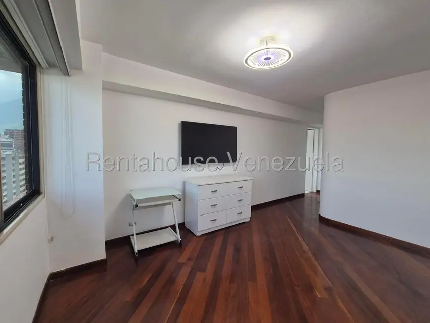 Apartamento (Duplex) en Venta en El Rosal, Distrito Metropolitano - 27