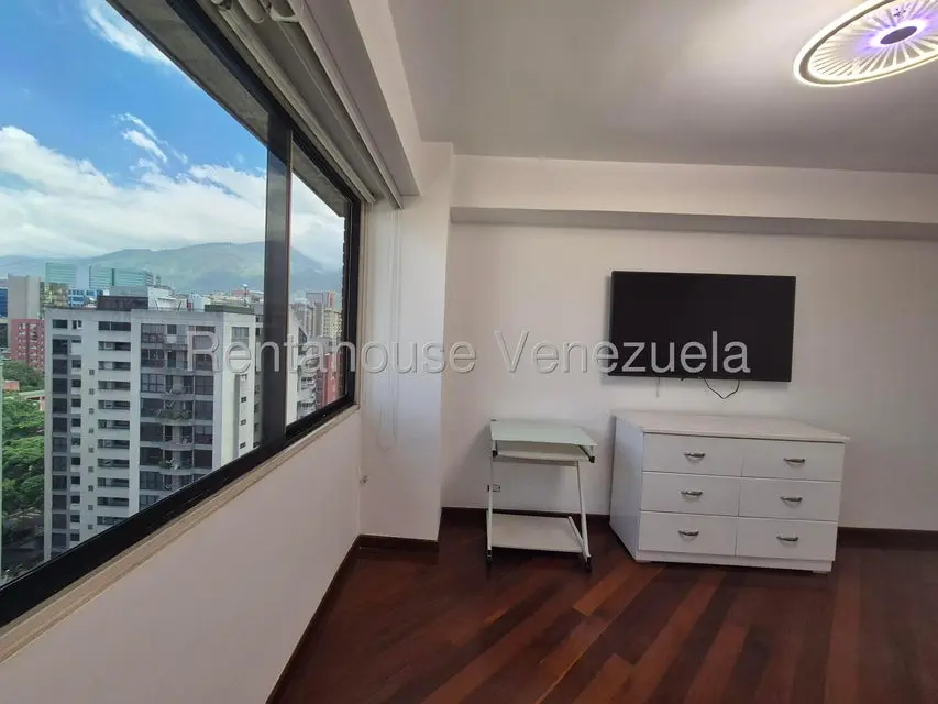 Apartamento (Duplex) en Venta en El Rosal, Distrito Metropolitano - 29