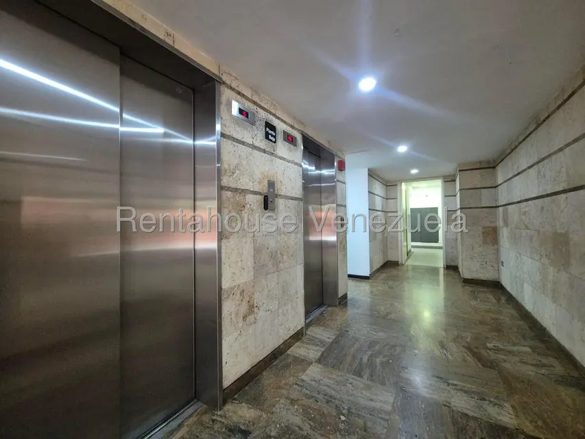 Apartamento (Duplex) en Venta en El Rosal, Distrito Metropolitano - 4