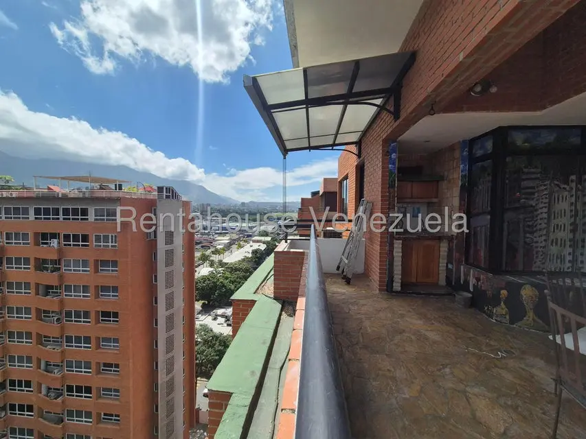 Apartamento (Duplex) en Venta en El Rosal, Distrito Metropolitano - 33
