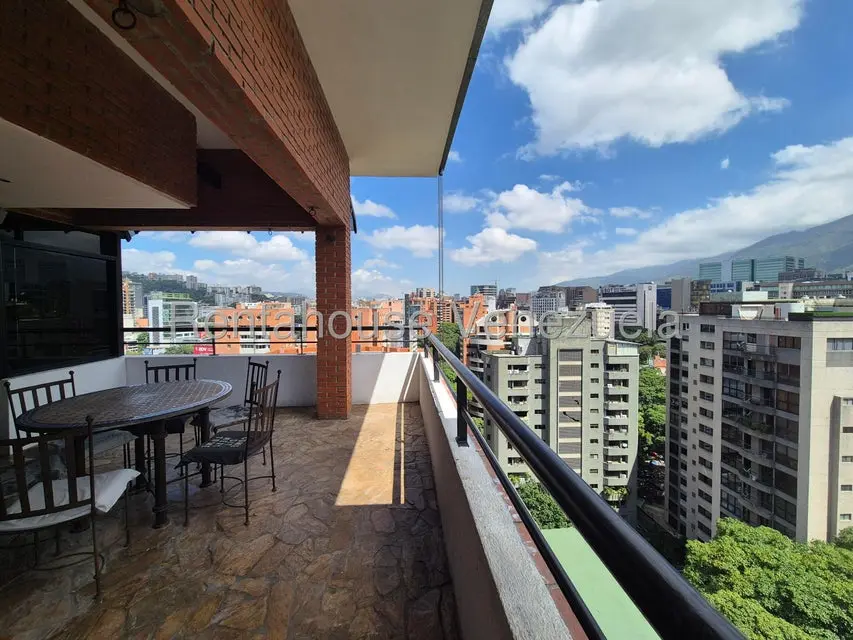 Apartamento (Duplex) en Venta en El Rosal, Distrito Metropolitano - 34
