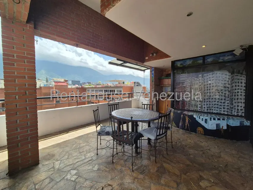 Apartamento (Duplex) en Venta en El Rosal, Distrito Metropolitano - 37
